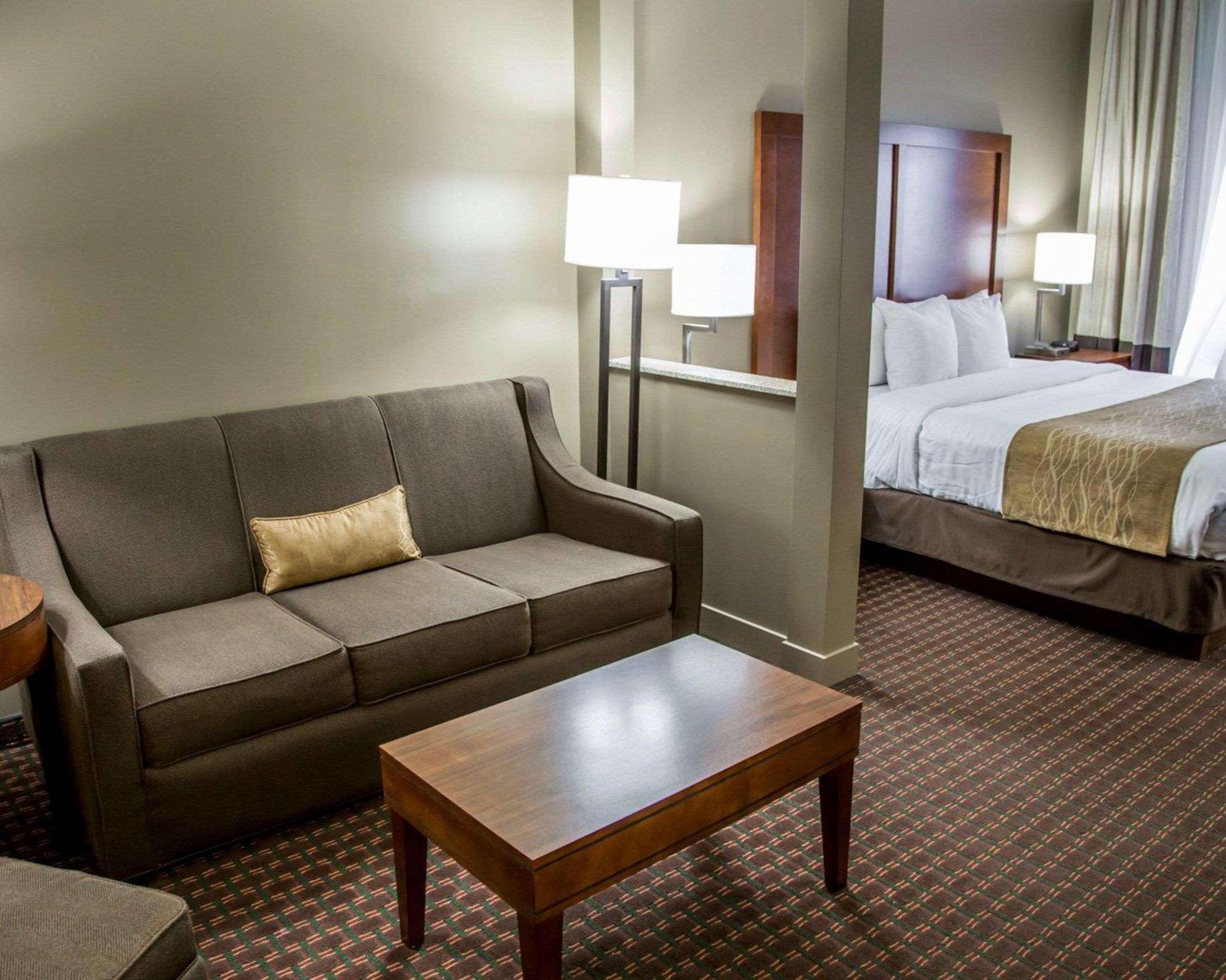 Comfort Inn & Suites Riverview Near Davenport And I-80 Le Claire Exteriér fotografie