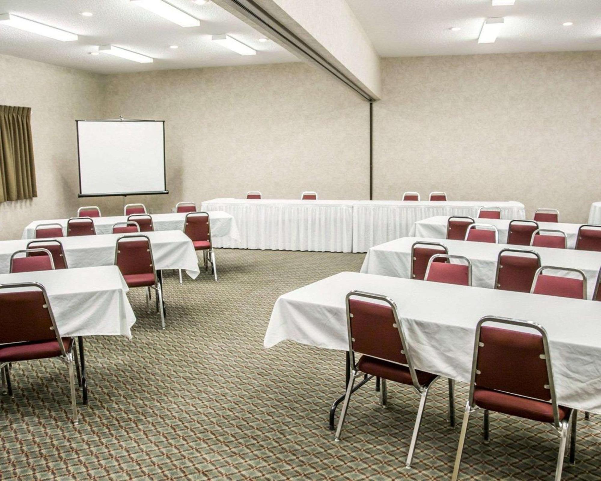 Comfort Inn & Suites Riverview Near Davenport And I-80 Le Claire Exteriér fotografie