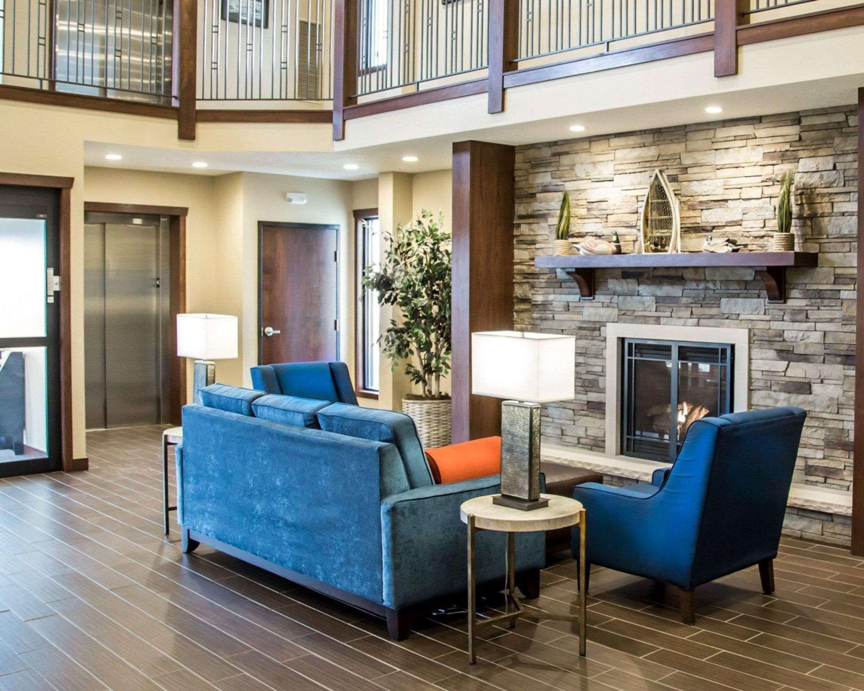 Comfort Inn & Suites Riverview Near Davenport And I-80 Le Claire Exteriér fotografie