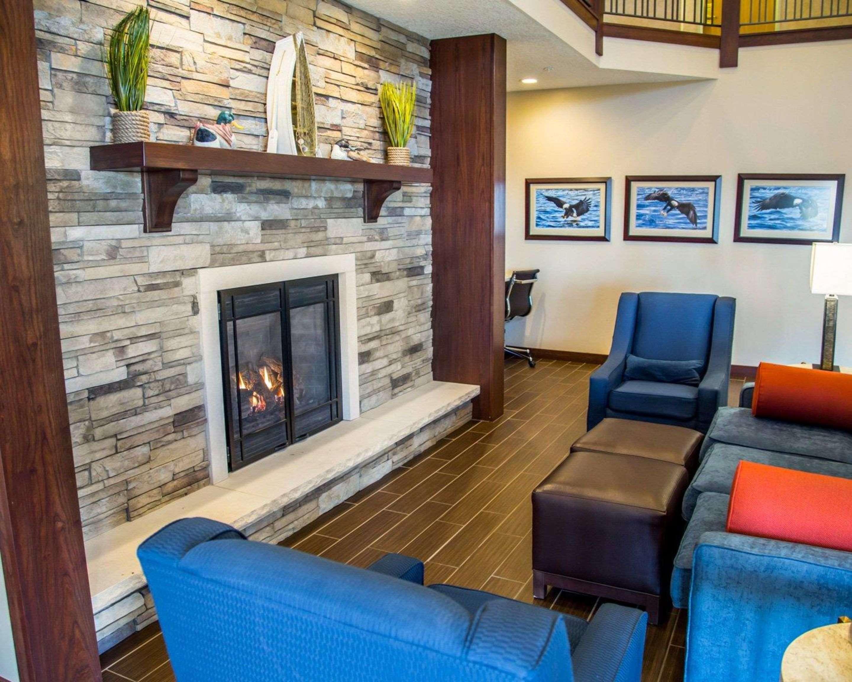 Comfort Inn & Suites Riverview Near Davenport And I-80 Le Claire Exteriér fotografie
