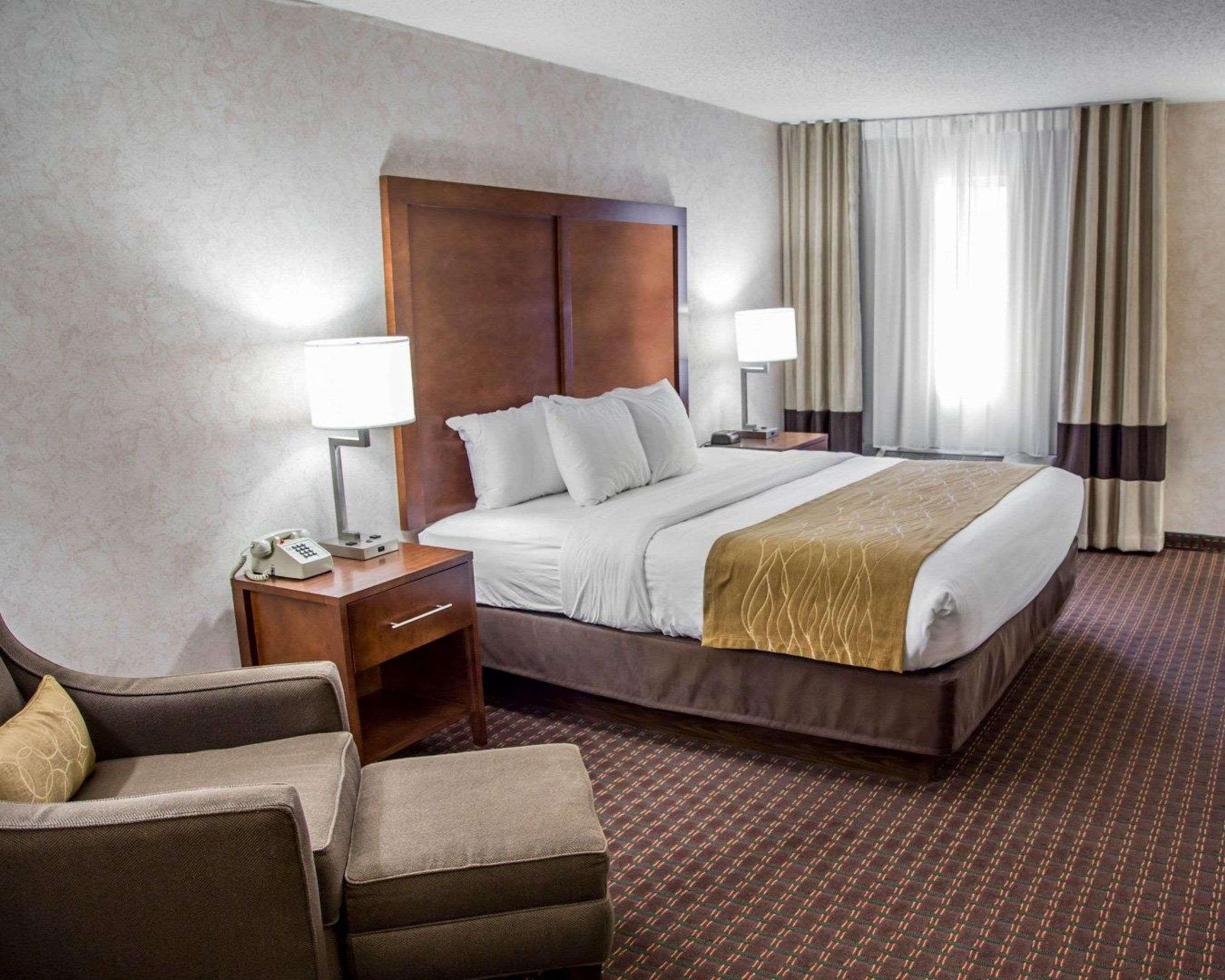 Comfort Inn & Suites Riverview Near Davenport And I-80 Le Claire Exteriér fotografie