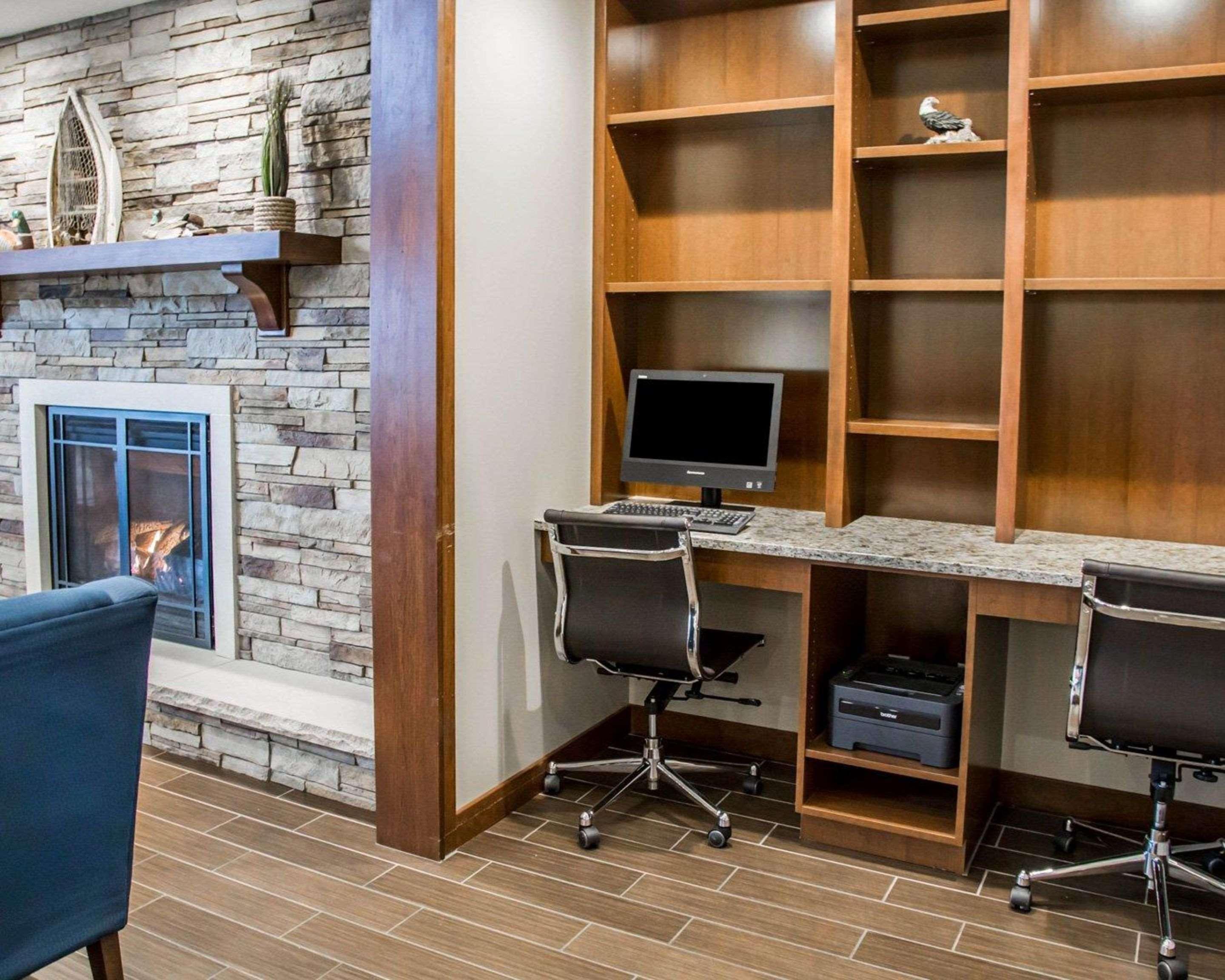 Comfort Inn & Suites Riverview Near Davenport And I-80 Le Claire Exteriér fotografie