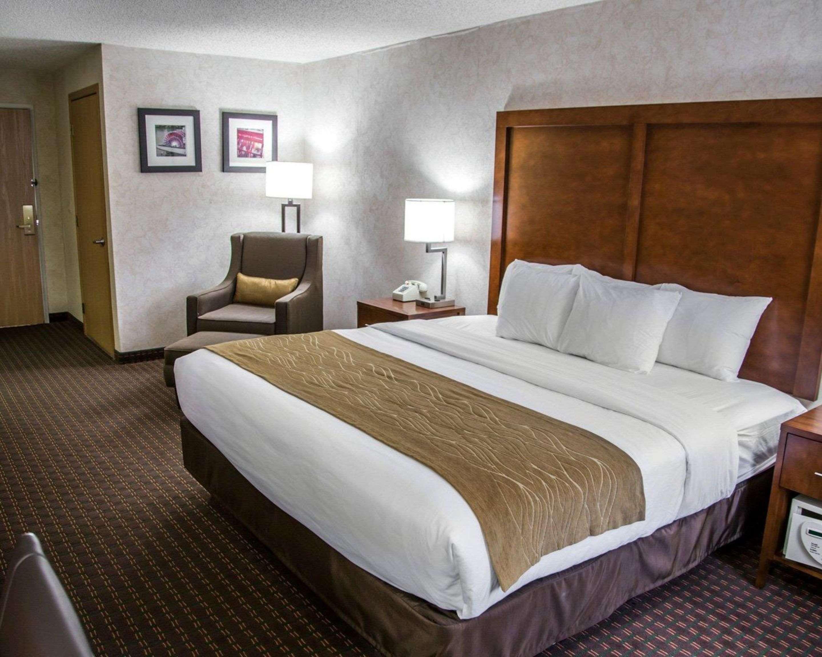 Comfort Inn & Suites Riverview Near Davenport And I-80 Le Claire Exteriér fotografie